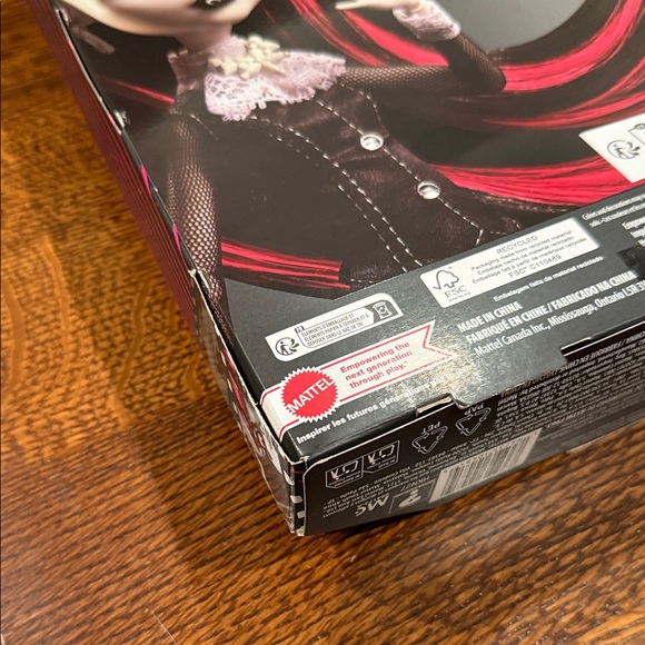 Monster High Draculaura Reel Drama Doll. Slight imperfections on box. See photos - Picture 6 of 6
